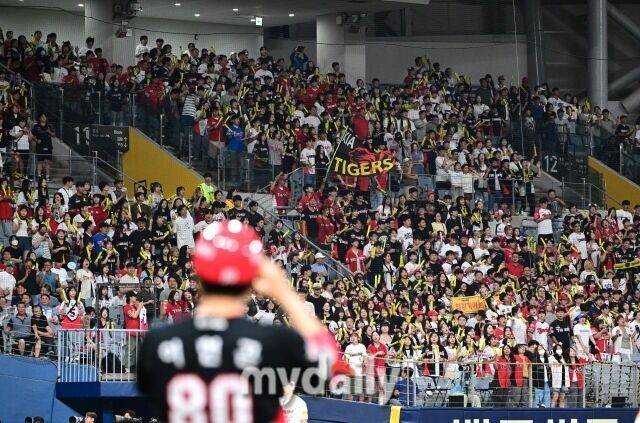 또한 단일 시즌 최다 타이 18경기 매진 기록도 썼다./마이데일리