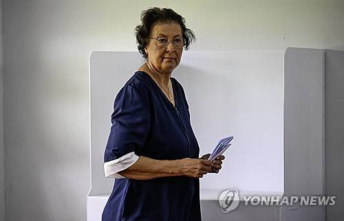 예니퍼 헤이링스 시몬스 수리남 국민민주당(NDP) 대표 [AFP 연합뉴스 자료사진]