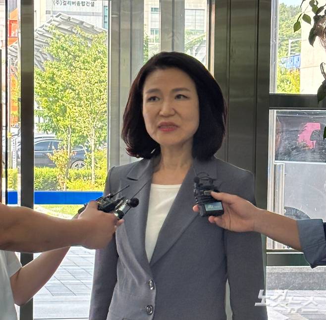 이진숙 방송통신위원장은 5일 오전 대전 유성경찰서에 출석해 조사를 받고 있다. 김미성 기자