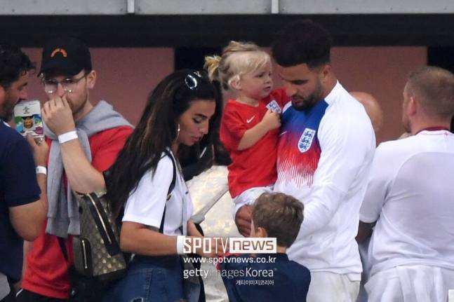 ▲ 토트넘과 맨시티에서 뛰었던 워커가 번리를 통해 프리미어리그 생활을 이어갈 전망이다. 프리미어리그에서만 410경기를 뛴 정상급 풀백인 워커는 지난 시즌 AC 밀란 임대를 다녀오면서 맨시티와 이별을 일찌감치 예고했었다.