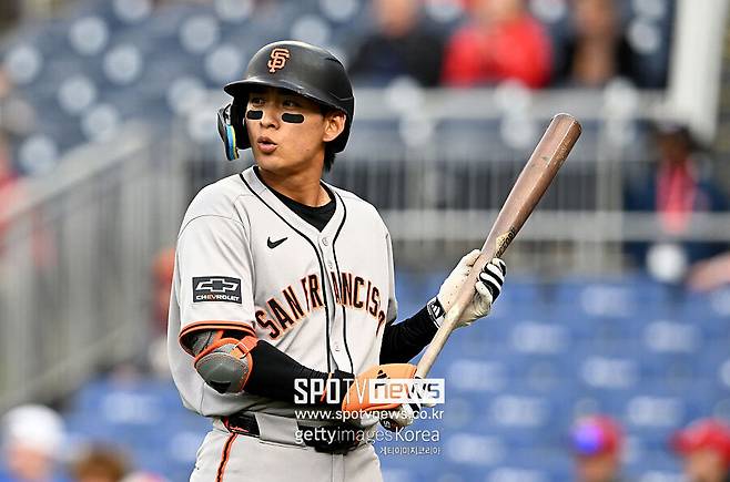 ▲ 바깥쪽 공에 대한 약점이 지적되고 있는 이정후는 반드시 실마리를 찾아야 한다