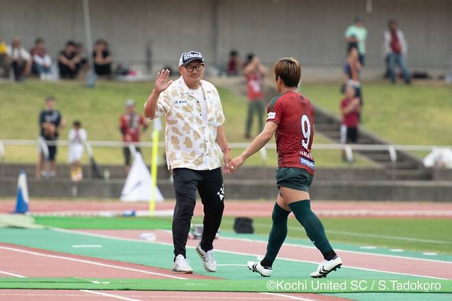 아키타 유타카 고치 유나이티드 SC 감독. /사진=고치 유나이티드 SC SNS 캡처