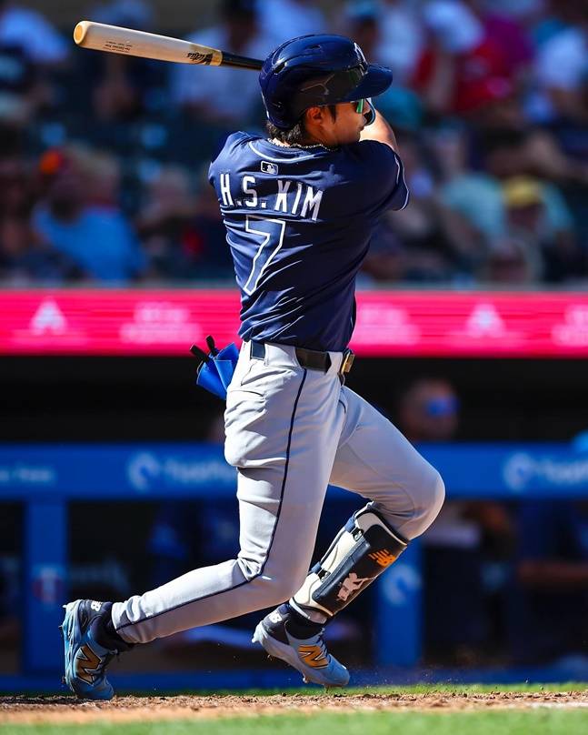 김하성이 7회초 좌전 안타를 날리고 있다. /사진=탬파베이 레이스 공식 SNS