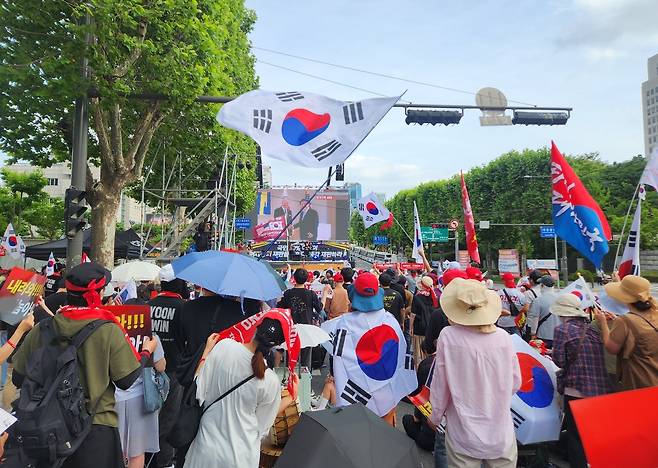 윤석열 전 대통령 지지자들의 서울고검 청사 인근 집회 [촬영 김준태]