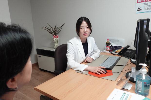 광주기독병원 신장내과 정세윤 진료과장은 신장에 여러 개의 낭종이 처음 발견되면 반드시 전문의의 진단을 받는 것이 중요하다고 강조했다.