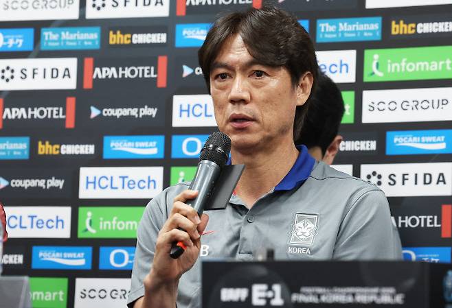 6일 경기도 용인미르스타디움에서 열린 2025년 동아시아축구연맹(EAFF) E-1 챔피언십(동아시안컵) 공식 기자회견에서 한국 홍명보 감독이 취재진 질문에 답하고 있다. 사진=연합뉴스