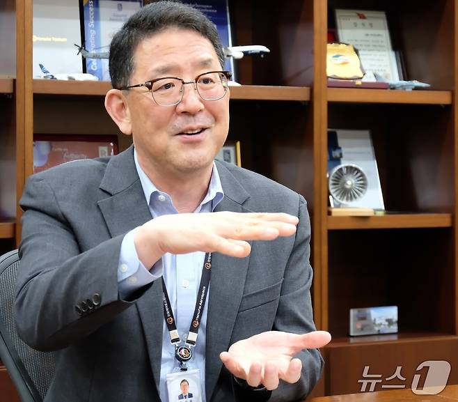 지난 1일 한화에어로스페이스 창원 1사업장에서 뉴스1과 인터뷰를 하고 있는 김원욱 한화에어로스페이스 첨단엔진사업단장. (한화에어로스페이스 제공)