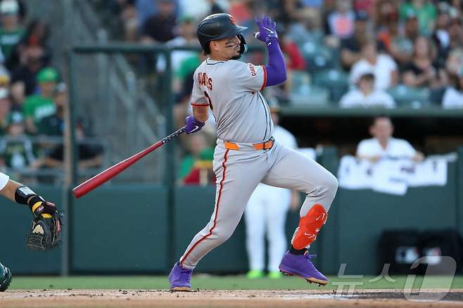 샌프란시스코 자이언츠 윌리 아다메스가 6일(한국시간) 열린 2025 메이저리그 애슬레틱스와 원정 경기에서 5타수 3안타 4타점으로 활약했다. ⓒ AFP=뉴스1