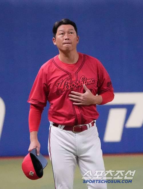 히로시마는 최근 4경기에 걸쳐 35이닝 무득점에 그쳤다. 투수들은 호투를 이어가는데 타선 침묵이 이어진다. 아라이 히로시마 감독. 사진캡처=히로시마 카프 SNS