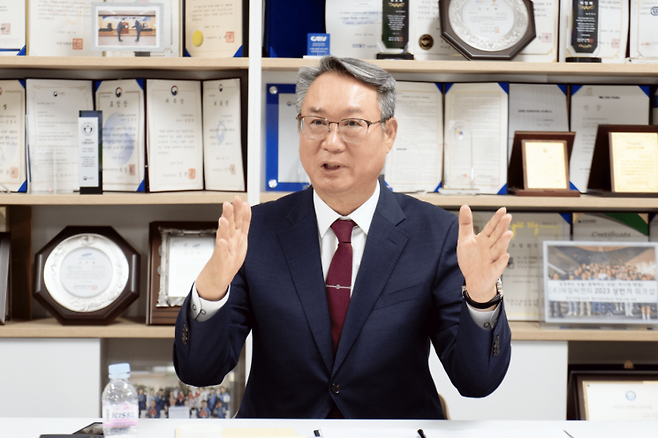 김경수 태일씨앤티 대표가 지난달 26일 한국경영혁신중소기업협회(메인비즈협회)가 주관한 기자간담회에서 발언하고 있다. 메인비즈협회