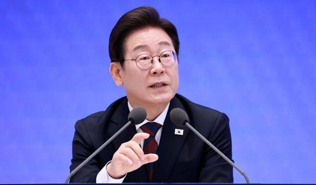 이재명 대통령이 3일 청와대 영빈관에서 열린 '대통령의 30일, 언론이 묻고 국민에게 답하다' 기자회견에서 출입기자들의 질문에 답변하고 있다. ⓒ뉴시스(대통령실통신사진기자단)