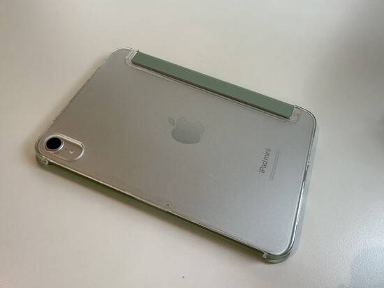 일정계획표와 촬영 관련 메모를 확인하고, 동선 리허설 때도 활용하는 아이패드. 본인 제공