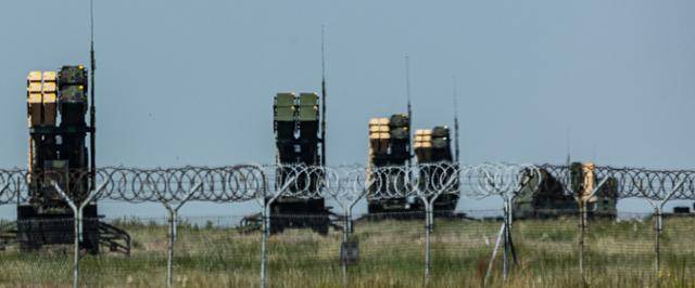 2022년 6월 우크라이나 국경에서 60여 ㎞ 떨어진 폴란드 동남부 지역인 제슈프-야시온카 공항에 대공미사일 패트리엇이 배치돼 있다. 제슈프= 연합뉴스