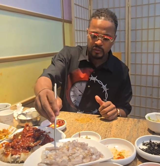 사진 = 에브라 SNS