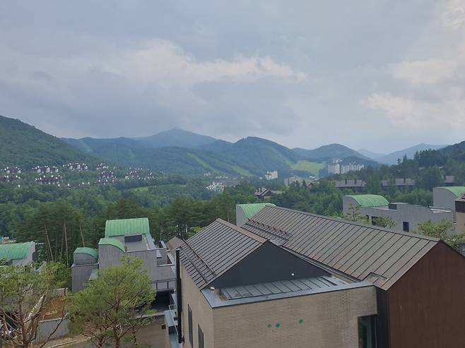 루송체에서 바라본 용평9 골프장 전경. 평창=윤현주 기자