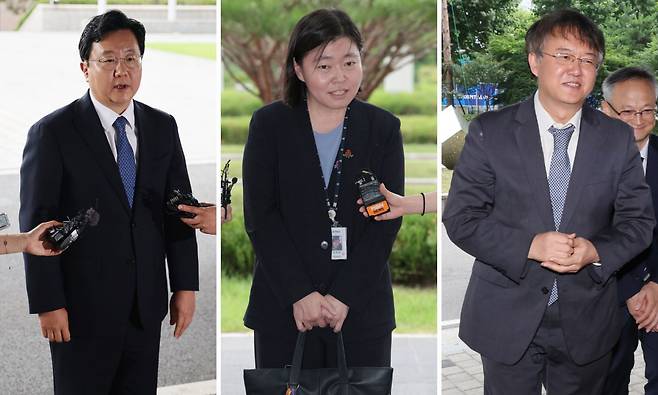 첫 출근 정진우 신임 서울중앙지검장이 지난 4일 서울 서초구 서울중앙지검으로 들어서고 있다. 같은 날 임은정 신임 서울 동부지검장이 송파구 서울동부지검으로, 김태훈 신임 서울남부지검장이 양천구 서울남부지검으로 각각 출근하고 있다(왼쪽 사진부터). 연합뉴스