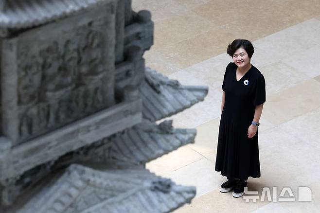 [서울=뉴시스] 박진희 기자 = 이현주 국립중앙박물관 홍보전문경력관이 4일 서울 용산구 국립중앙박물관에서 인터뷰 하고 있다. 2025.07.05. pak7130@newsis.com