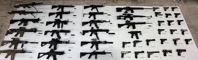 불법으로 모의총포를 유통하던 업체로부터 압수한 총기 ⓒ서울경찰청 제공