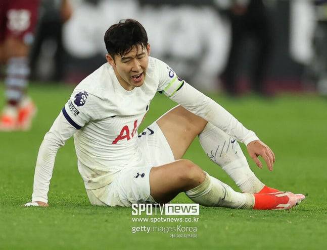 ▲ 올 시즌 경기력이 떨어지고 계약 만료가 다가오면서 토트넘과 손흥민의 동행 여부가 불확실했다. 토트넘은 그동안 레전드 대우를 하지 않겠다는 의지를 여러 번 드러낸 바 있다.