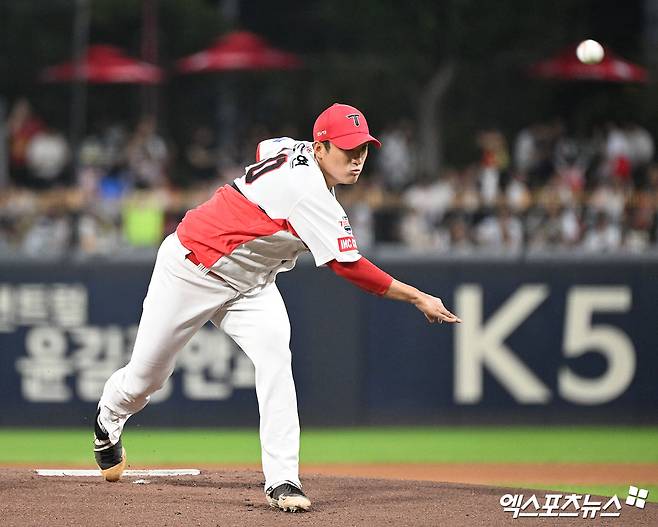 5일 오후 광주-KIA챔피언스필드에서 열린 '2025 신한 SOL Bank KBO리그' 롯데 자이언츠와 KIA 타이거즈의 경기, KIA가 13:0으로 승리하면서 단독 2위로 도약했다. KIA 선발 김도현은 7이닝 3피안타 2사사구 1탈삼진 무실점을 기록하면서 시즌 4승째를 올렸다. 엑스포츠뉴스 DB