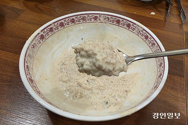 크림짬뽕 남은 국물에 밥을 말아보자. 제법 근사한 리조또를 맛볼 수 있다. /황성규기자 homerun@kyeongin.com
