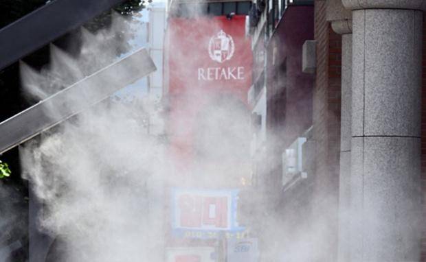 광주 금남로에 설치된 쿨링포그. <광주일보 자료사진>