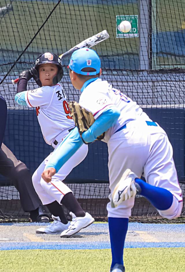 두 팀의 경기 장면. 김종진 기자 kjj1761@