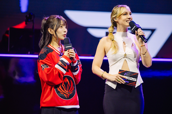 박지선 PD와 '샥즈' 에퓨 데포얼테레(사진=라이엇 게임즈)