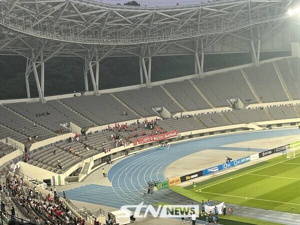 대한민국과 중국의 2025 동아시아 축구연맹(EAFF) E-1 풋볼 챔피언십 1차전이 치러지는 용인미르스타디움. /사진=STN뉴스
