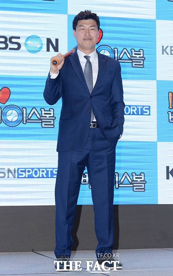 전 야구선수 장성호가 JTBC 예능프로그램 '최강야구'에 합류한다. /더팩트 DB