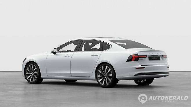 S90 런치 에디션 50대 한정 판매 (볼보자동차)