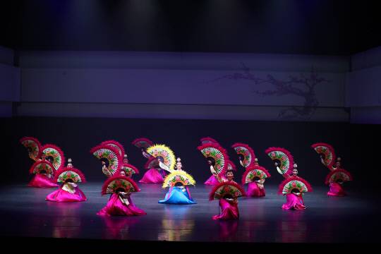 대전시립연정국악단이 지난 2021년 5월 14일 제179회 정기공연 '한국무용의 밤'을 선보이고 있다. 국악원 제공