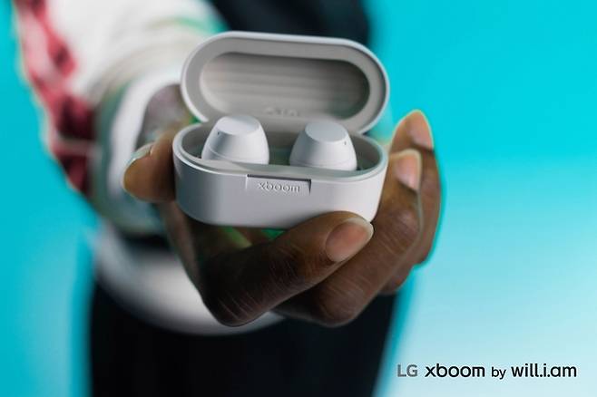윌 아이엠과 협업을 선보인 LG전자 x붐 무선이어폰. 연합뉴스
