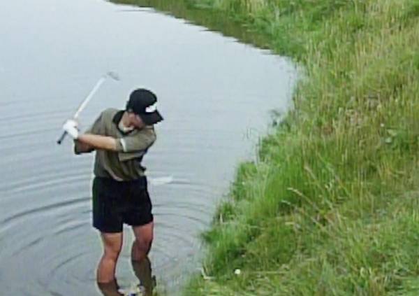 1998년 7월7일 미국에서 열린 제53회 US여자오픈에서 박세리가 우승을 차지했다. 사진은 1998년 7월7일 제53회 US여자오픈에서 맨발 투혼을 보인 골프선수 박세리 모습. /사진=유튜브 채널 'LPGA Korea' 캡처