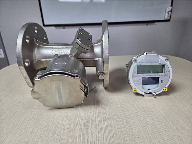 독일의 계량기 제조업체 Z사가 스마트 기능을 담아 새롭게 출시한 수도계량기. 정성욱 기자