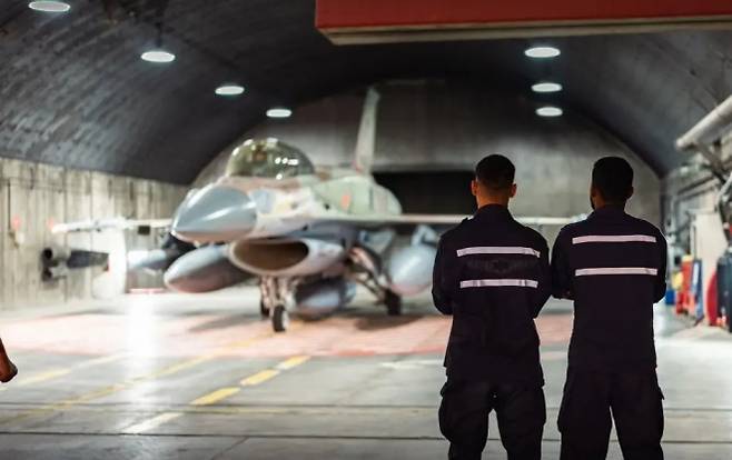 예멘 내 후티 반군 거점에 대한 공습에 나서는 이스라엘 공군 전투기. 출처=이스라엘군