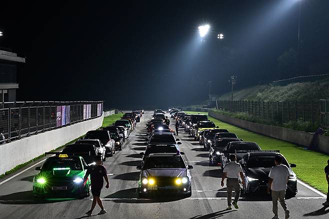 다양한 차량들과 여러 재미가 있는 넥센타이어 스피드웨이 모터 페스티벌은 올 해 세 번의 일정을 남겨뒀다. 사진: 김학수 기자