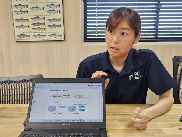 일본 도쿄 지바현에 위치한 연어 육상 양식 스타트업인 ‘FRD재팬’의 코바야시 마리 매니저가 지난달 27일 FRD재팬 사무실에서 서울경제신문과 인터뷰를 하고 있다. 사진=박신원 기자