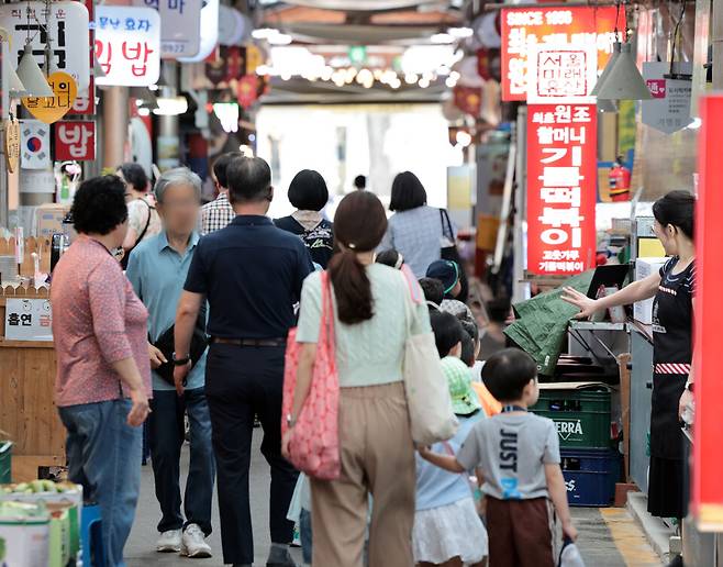 &nbsp;지난달 24일 서울 시내의 한 전통시장&nbsp;모습. ⓒ연합뉴스