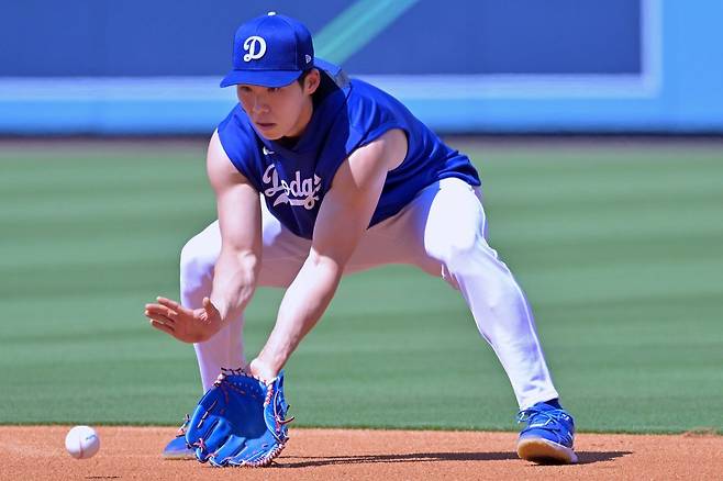 다저스 김혜성은 7일(한국시간) 휴스턴전에서 6번타자 2루수로 선발출전해 4타수 1안타를 기록했다. 그는 2차례 환상적인 호수비로 눈길을 끌었다.｜AP뉴시스