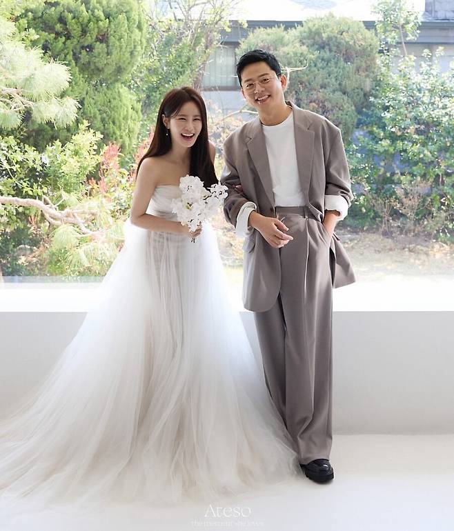 ▲ 김지민, 김준호 웨딩화보. 출처| 김지민 SNS