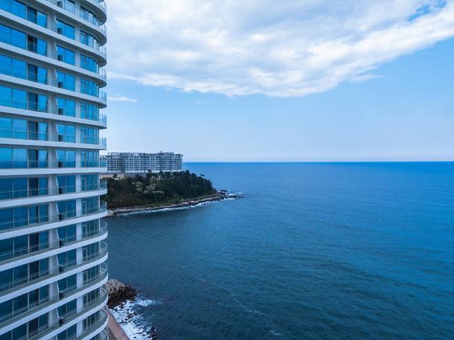 객실에서 보이는 바다 전망