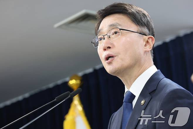 류제명 과학기술정보통신부 제2차관이 4일 서울 종로구 정부서울청사에서 SK텔레콤 침해사고 최종 조사결과를 발표하고 있다. 2025.7.4/뉴스1 ⓒ News1 임세영 기자