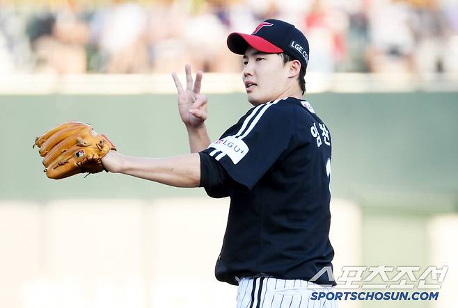 2일 부산 사직구장에서 열린 롯데 자이언츠와 LG 트윈스의 경기. LG 임찬규가 숨을 고르고 있다. 부산=박재만 기자 pjm@sportschosun.com/2025.07.02/