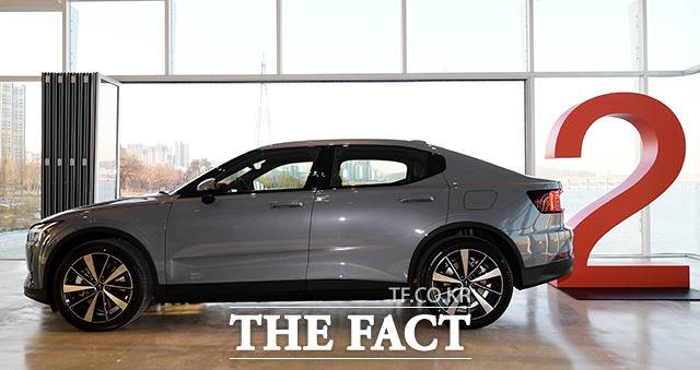 전기차 브랜드 폴스타는 국내에서 세단형 폴스타2와 쿠페형 SUV 폴스타4 두 모델을 판매하고 있다. /더팩트 DB