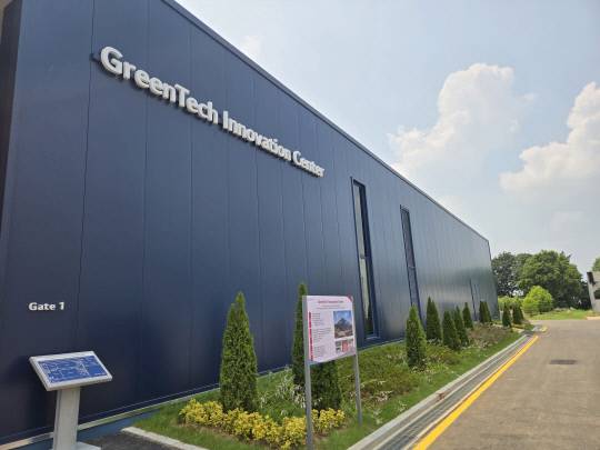 8일 개관한 연암대 그린테크 이노베이션센터 전경. 박하늘 기자