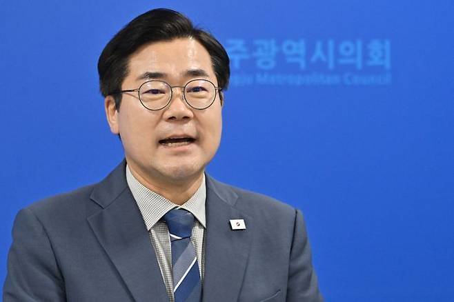박찬대 더불어민주당 대표 후보가 7일 오전 광주 서구 광주시의회에서 기자회견을 열고 있다. ⓒ뉴시스