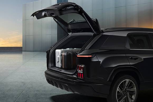 KGM '액티언 하이브리드' 트렁크. [사진=KG모빌리티]