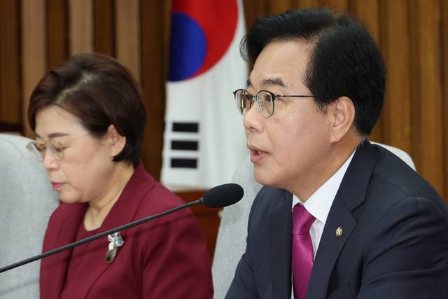 ▲ 국민의힘 송언석 비대위원장 겸 원내대표가 8일 서울 여의도 국회에서 열린 원내대책회의에서 발언하고 있다. 연합뉴스