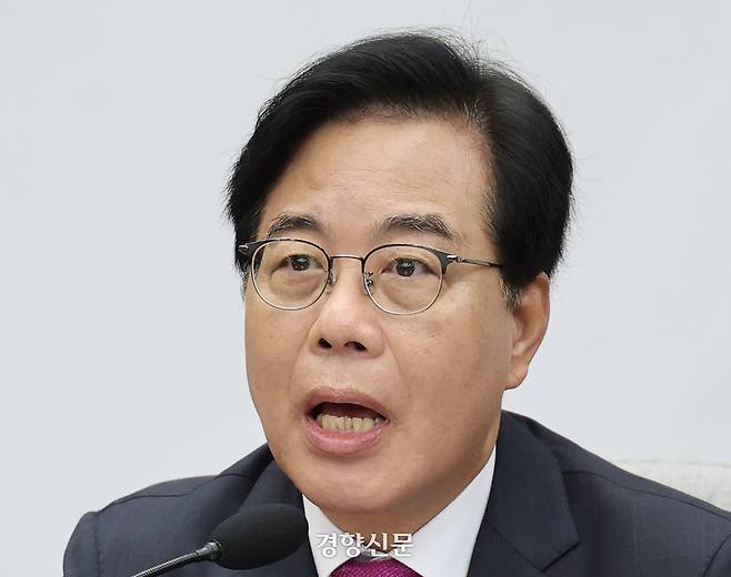 송언석 국민의힘 비상대책위원장 겸 원내대표가 8일 국회에서 열린 원내대책회의에서 발언하고 있다.  박민규 선임기자